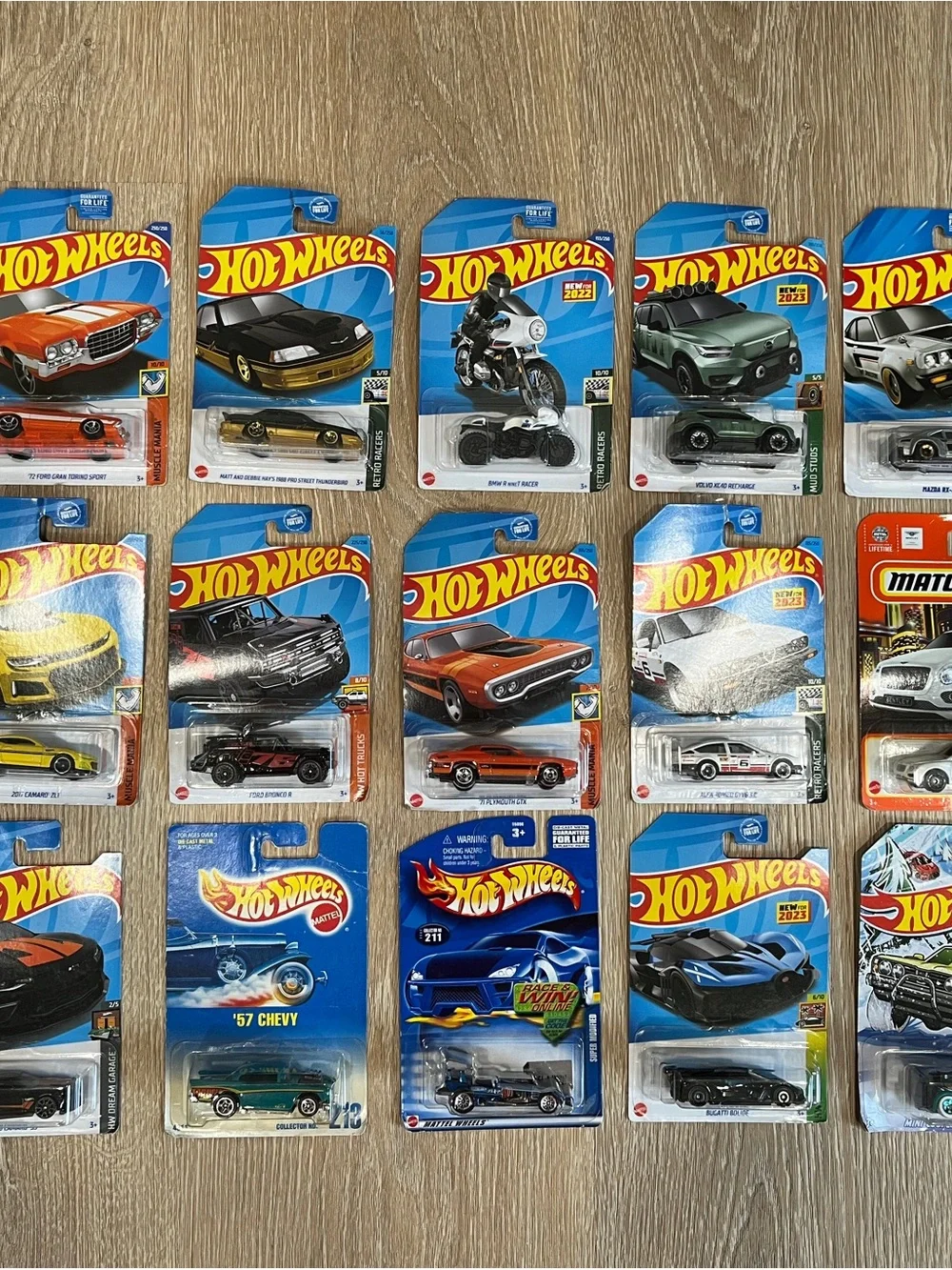 Hot Wheels/Matchbox Die-Cast Mainlines lot of 19